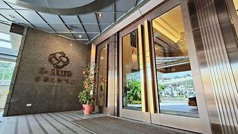 S Aura Hotel