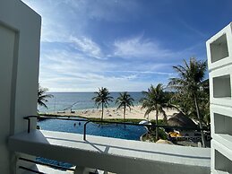 THE MOON BEACH MUSEUM RESORT