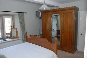 Rushop Hall