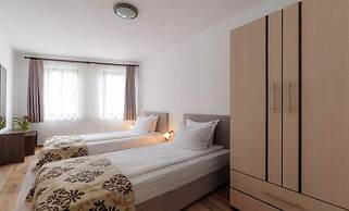 Grand Royale Apartment Complex & Spa