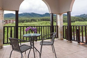 Grand Royale Apartment Complex & Spa