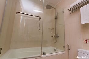 Allure Hotel & Suites