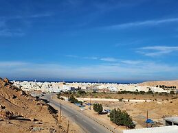 Al Ayjah Plaza Hotel