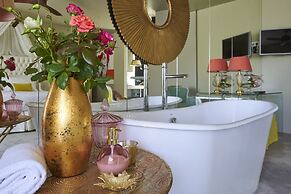 Carmo's Boutique Hotel