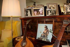 Carmo's Boutique Hotel