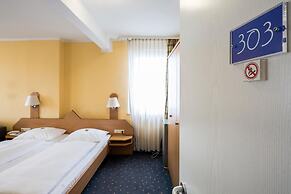 Central Hotel
