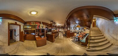 Hotel Astro