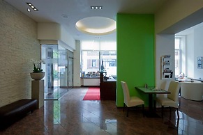 Aurora Hotel