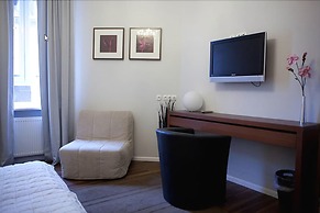 Aurora Hotel