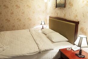 Golden Valley Hotel
