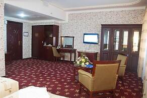 Golden Valley Hotel