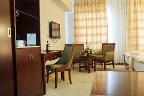 Golden Valley Hotel