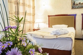 Golden Valley Hotel
