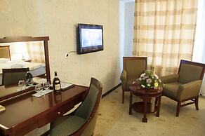 Golden Valley Hotel