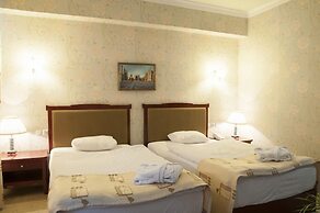 Golden Valley Hotel