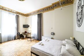 Home ApartHotel