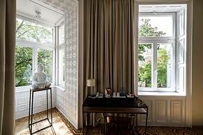 Home ApartHotel