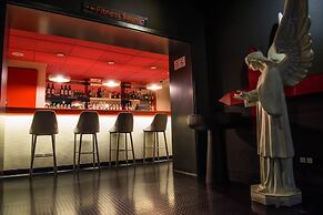 Home ApartHotel