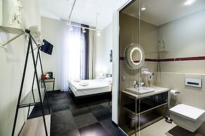 Home ApartHotel