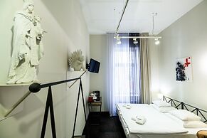Home ApartHotel