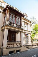 Home ApartHotel