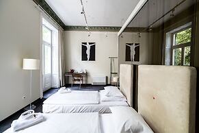 Home ApartHotel