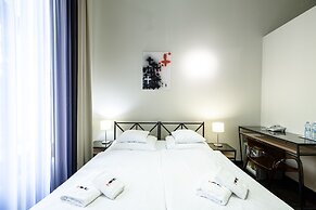 Home ApartHotel