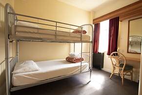 Hotel Waterloo & Backpackers