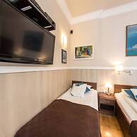 Kajzer Hostel