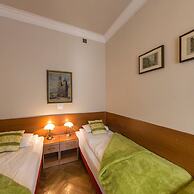 Kajzer Hostel