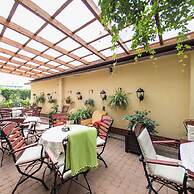 Kajzer Hostel