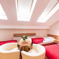 Kajzer Hostel