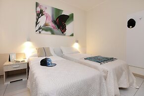 Mariposa Apartments