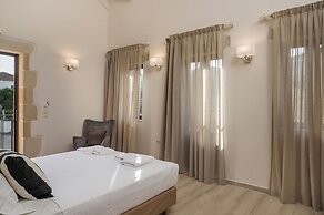 Spilia Village Hotel & Villas