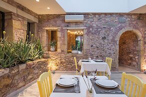 Spilia Village Hotel & Villas