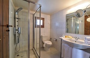 Spilia Village Hotel & Villas