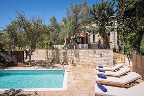 Spilia Village Hotel & Villas