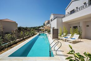 Spilia Village Hotel & Villas