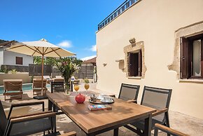Spilia Village Hotel & Villas