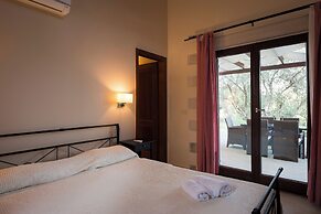 Spilia Village Hotel & Villas