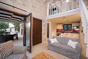 Spilia Village Hotel & Villas