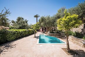 Spilia Village Hotel & Villas