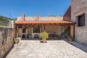Spilia Village Hotel & Villas