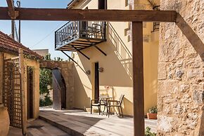 Spilia Village Hotel & Villas