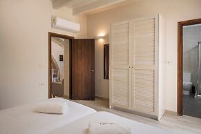 Spilia Village Hotel & Villas