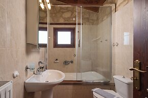 Spilia Village Hotel & Villas