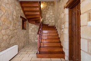 Spilia Village Hotel & Villas