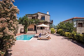 Spilia Village Hotel & Villas