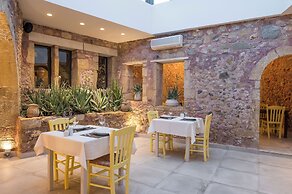Spilia Village Hotel & Villas