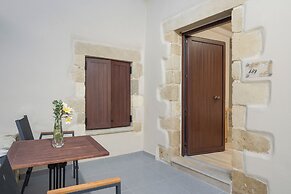 Spilia Village Hotel & Villas